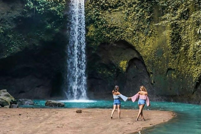 Zapierająca dech w piersiach wycieczka nad wodospad na BaliWycieczka bez biletów wstępu
