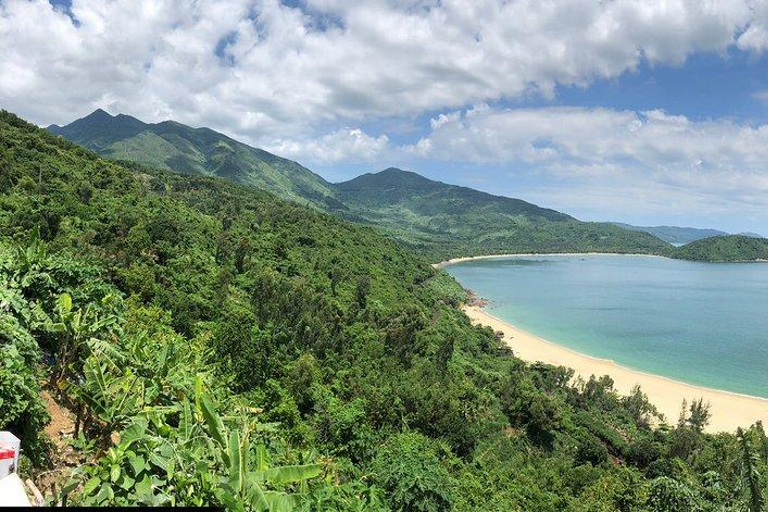 Hoi An do Hue: Prywatny samochód z angielskim kierowcą i zwiedzanie