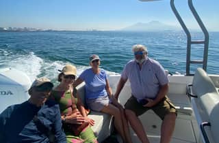 Neapel: Bootstour entlang der Küste von Posillipo mit Badestopp und einheimischem Skipper