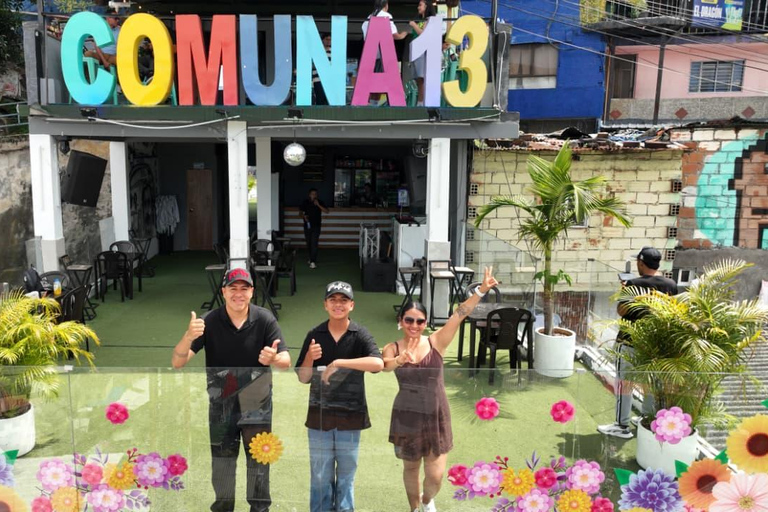 Comuna 13 Full Experience | Subway, Metrocable, Street Art and Culture. Comuna 13 Full Experience | Metro, Metrocable, Street Art and Culture.