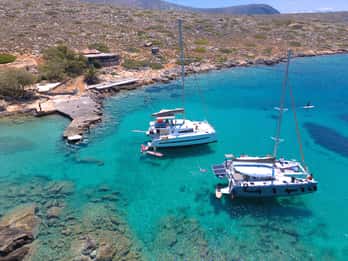 Luxus-Katamaran von Heraklion nach Dia – Mittagessen vom Chefkoch & offene Bar