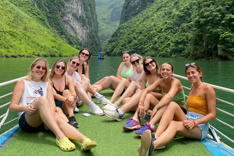 Vanuit Sa Pa: 2-daagse Ha Giang Loop motortour met ruiterAfzetten in Ha Long