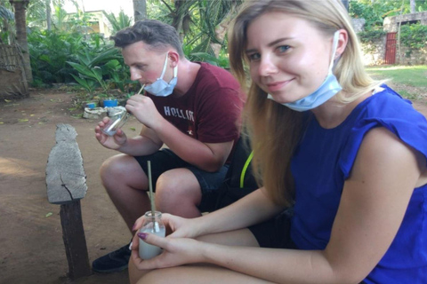Mombasa: Nguuni Wildlife Walk & Mijikenda Village Experience