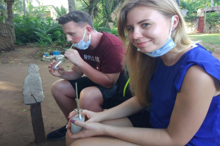 Mombasa: Nguuni Wildlife Walk & Mijikenda Village Experience
