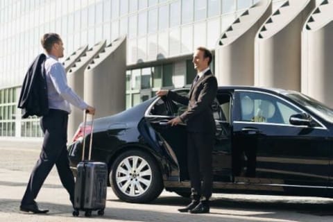 Jaipur: Airport pic-up service by private car.