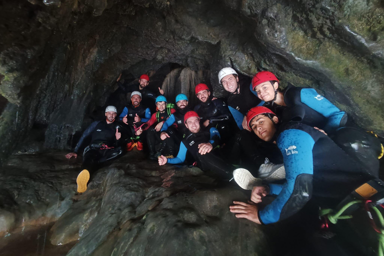 Cazorla: Beginners' Canyoning - Canyoning Experience.
