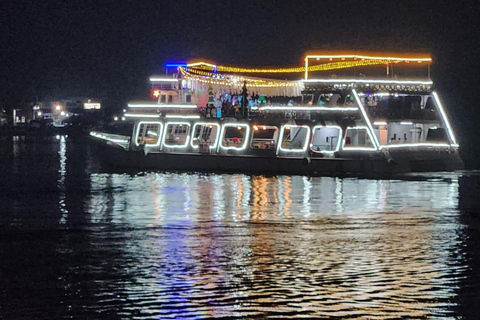 Panaji: Cena Crucero en Goa con Traslado al Hotel y 2 Cervezas