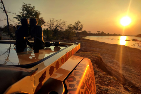 Victoria Falls: zonsondergangsafari + rondleiding door de stad Victoria Falls