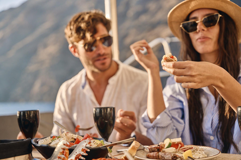 Santorin : Croisière en catamaran Caldera Classic tout compris