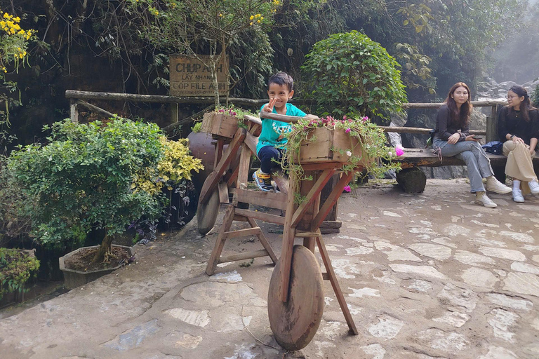 Sa Pa: Cat Cat Village Tour to Visit the Hmong People