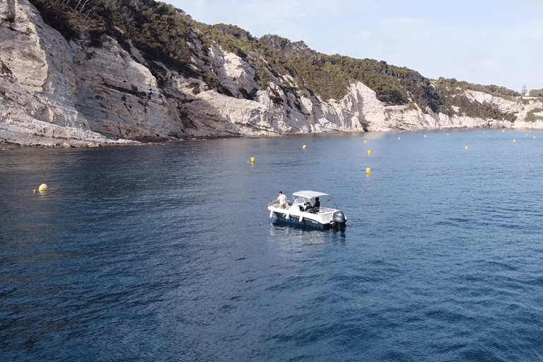 Private Boat Route with wine,ibérico Gourmet Snack all incld