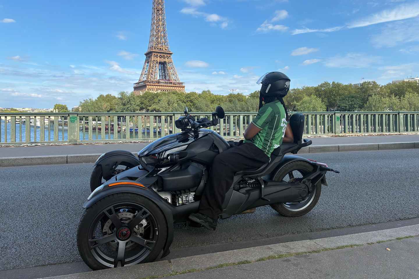 Tour of Paris in a 3-wheel Can-Am Ryker – The exclusive experience in Paris
