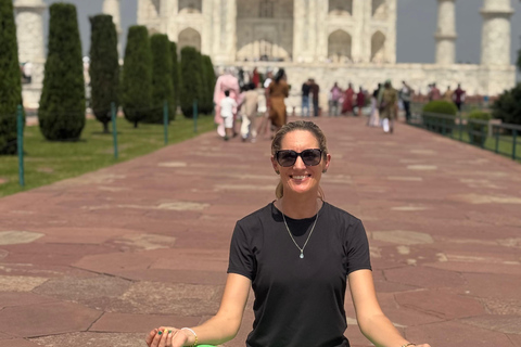 Wycieczka po Tadź Mahal, Czerwonym Forcie i grobowcu Itimada z Delhi z 5-gwiazdkowym obiademZ Delhi: prywatny samochód i przewodnik na wycieczkę (bez biletów i lunchu)