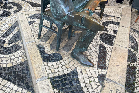 Lisbon: Private full Day Sightseeing tour by tuk-tuk.