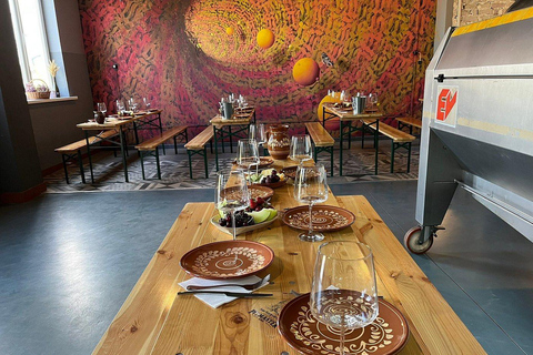 Chișinău: ATU Urban Winery Tour & Wine Painting Workshop