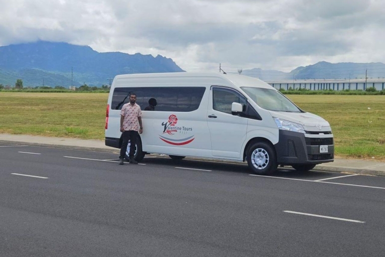 Traslado privado en furgoneta del aeropuerto de Nadi a los hoteles de la zona de la costa de coralAeropuerto de Nadi a Marriott Resort
