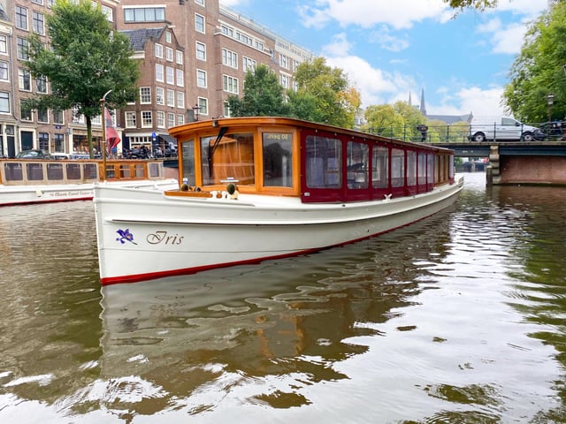 Amsterdam: Paseo en barco por el canal alemán con opción de bebidas ilimitadas