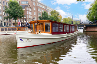 Amsterdam: German Canal Cruise with Unlimited Drinks Option