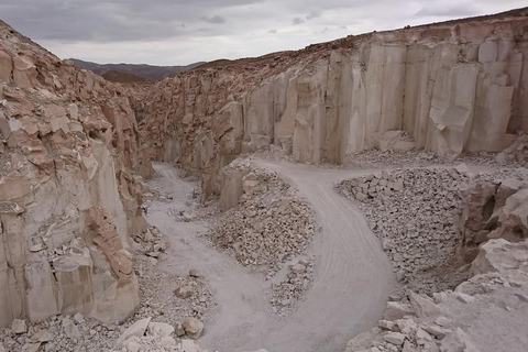 أريكيبا: جولة على طريق سيلار وجولة حاناتأريكيبا: جولة في طريق سيلار وجولة حانات