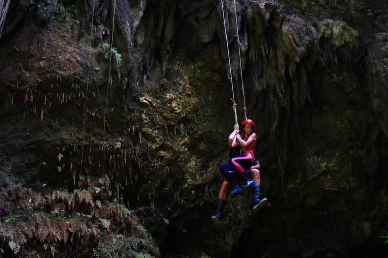 Excursão à caverna de Jomblang.