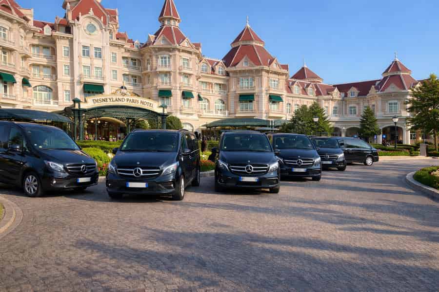 CDG: Disney-Magic-Transfer – Starlight-Van & TV-Bildschirm für Kinder. Foto: GetYourGuide CDG: Disney-Magic-Transfer – Starlight-Van & TV-Bildschirm für Kinder. Foto: GetYourGuide