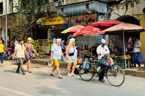 Mumbai: Dabbawalas, Dhobhighat & Dharavi Slum Halbtagestour