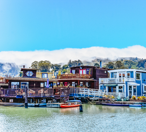 Cruises & boat tours