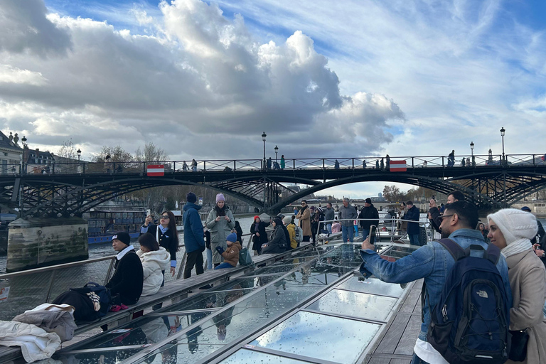 Paris: 1-Hour Seine Cruise departing from the Eiffel Tower