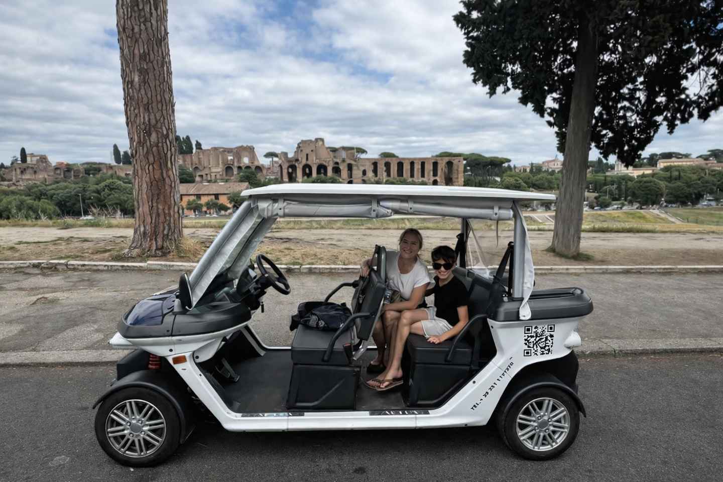 Rome: Private Sightseeing Tour by Golf Cart