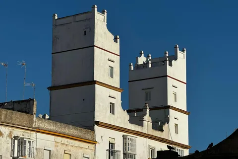 Cádiz i mågeperspektiv: Torre Tavira, hustage, udkigstårne og historie