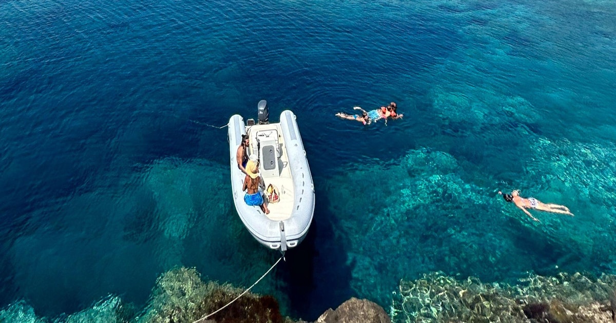 Boat Tour - Giro dell’isola in gommone con visita delle grotte e ...