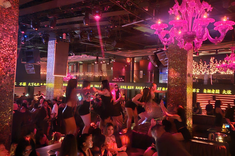 Las Vegas: Night Out at Clubs with Free Drinks and Party Bus Latin Club Crawl