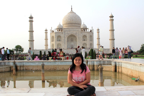 Agra: Tour panoramico di un giorno intero in auto con guida governativa