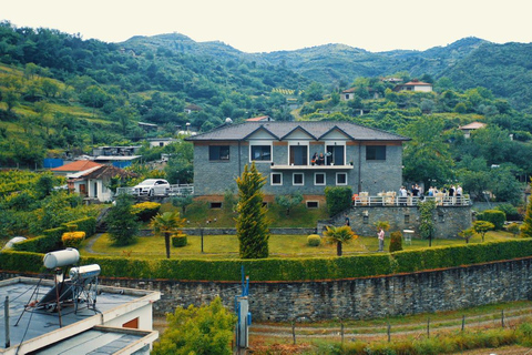 Berat 4x4 Todoterreno y Cata de Vinos de Viñedos