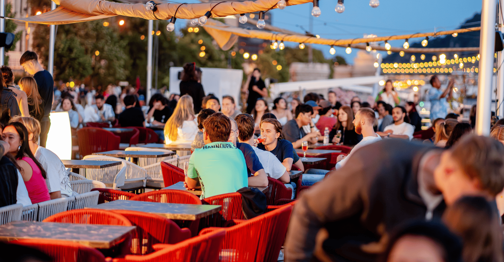 Budapest: Unlimited Prosecco, Beer and Aperol Spritz Cruise photo 13