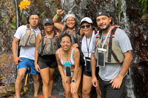 Fajardo : randonnée dans la forêt d'El Yunque, chutes d'eau et toboggan aquatiqueFajardo : Randonnée dans la forêt d'El Yunque, chutes d'eau et toboggan aquatique