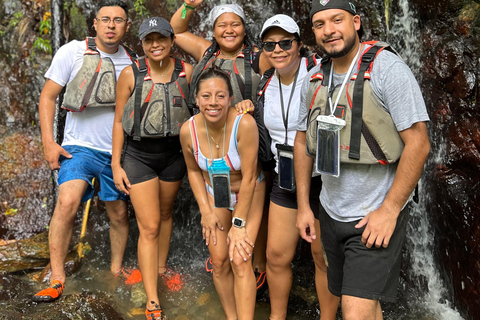 Fajardo : randonnée dans la forêt d'El Yunque, chutes d'eau et toboggan aquatiqueFajardo : Randonnée dans la forêt d'El Yunque, chutes d'eau et toboggan aquatique