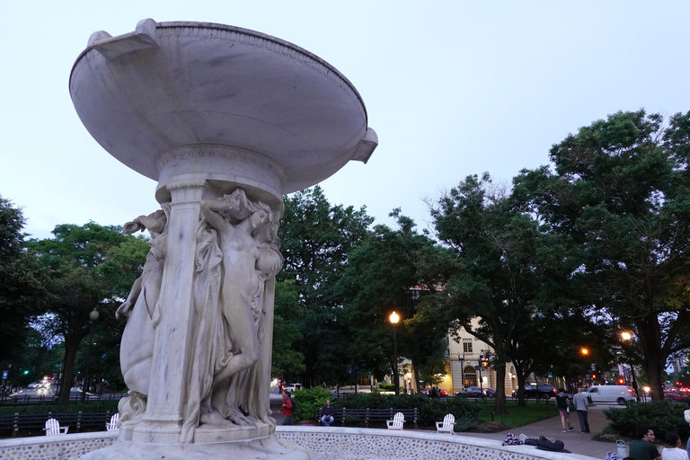 Excursão a pé noturna pelas mansões da Era Dourada de DupontExcursão a pé noturna pelas mansões Dupont da Era Dourada