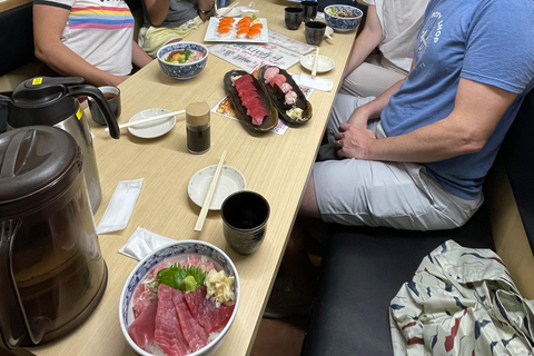 جولة سيرًا على الأقدام في سوق تسوكيجي للأسماك القديم