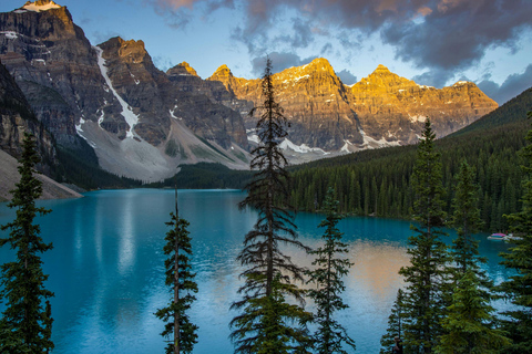 Moraine Lake&Lake Louise Half-Day Shuttle from Canmore/Banff