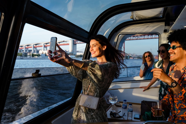 Lisbon – Sangria Social Premium Boat Experience Lisbon: Sangria Vibe Premium Boat Experience