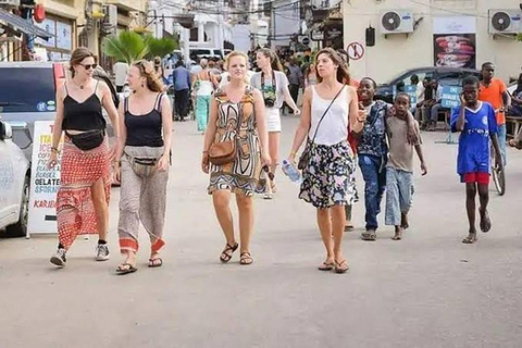 Wycieczka po kamiennym mieście z lunchem na plaży Nakupenda Sandbank