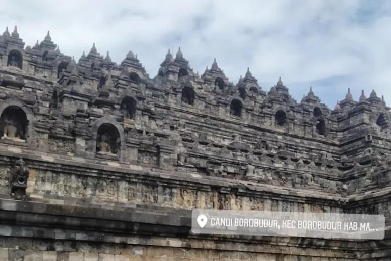 Tour dell&#039;alba di Borobudur e del tempio di Prambanan di un giorno (privato)