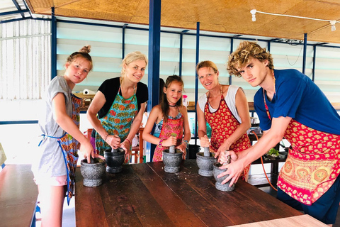 Expérience de cuisine thaïlandaise biologique à Chiang Mai