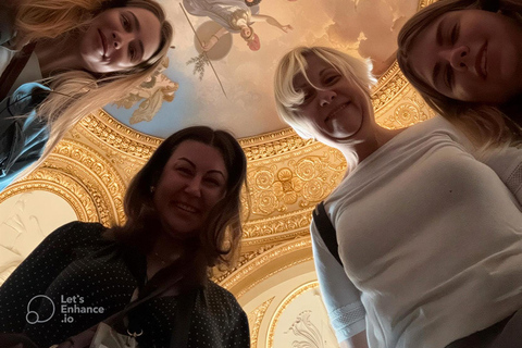 Paris: Louvre Museum Family Treasure Hunt for Kids