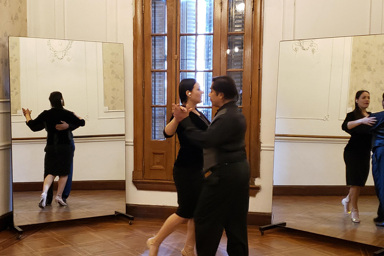 Tango Lesson in Buenos Aires with professional dancers