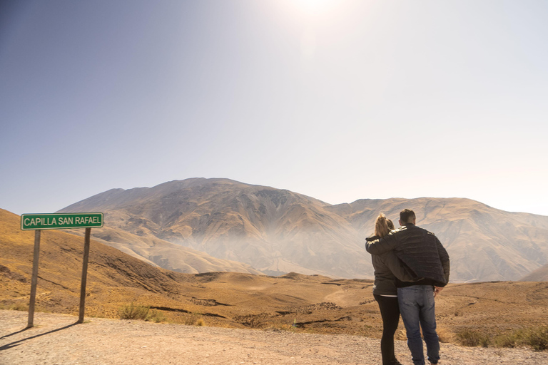Cachi: Ruta Escénica y Experiencia Local desde Salta