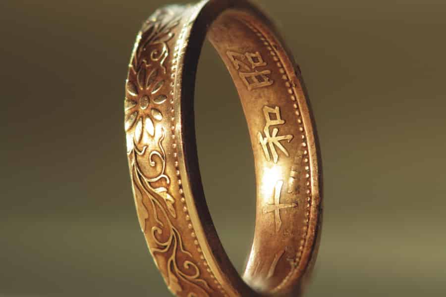 Tokio, Asakusa: Ring-Workshop mit japanischer Vintage-Münze. Foto: GetYourGuide Tokio, Asakusa: Ring-Workshop mit japanischer Vintage-Münze. Foto: GetYourGuide