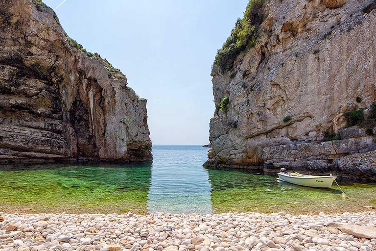 Hvar:Blue & Grenn Cave and Vis Island Private Speedboat Tour