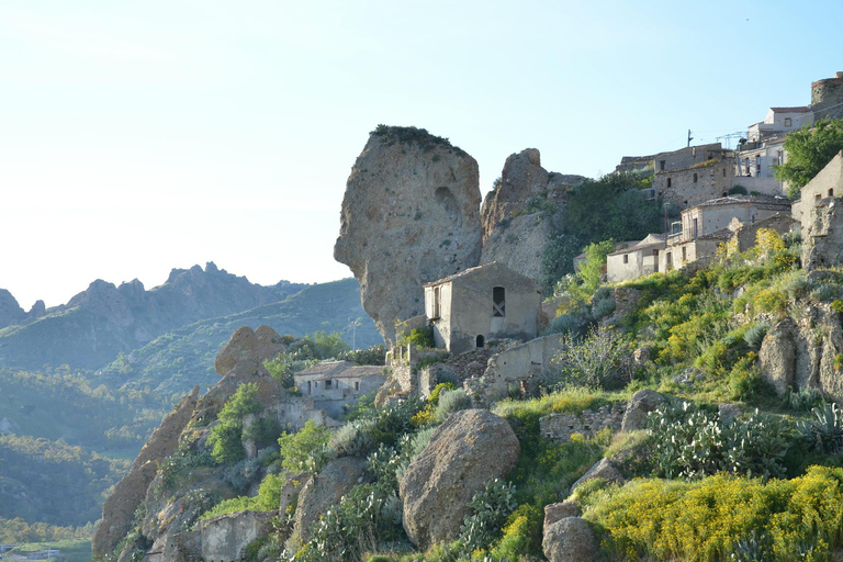 Tour of the Grecanica area from Reggio Calabria: Bova and Pentedattilo